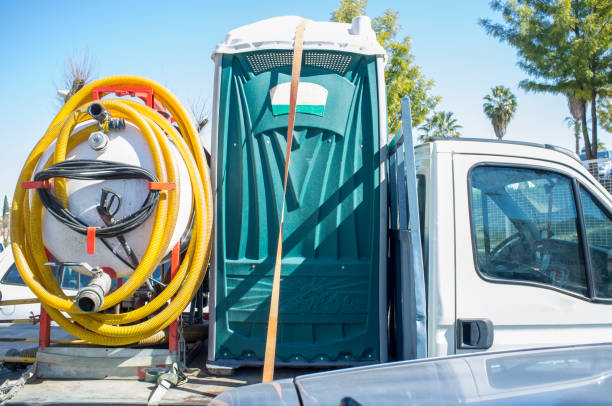 Best Portable restroom trailer rental  in Dover, FL