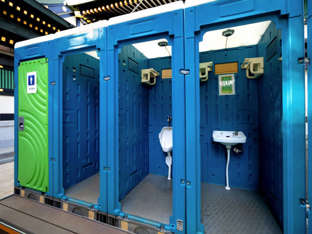 Best Porta potty delivery and setup  in Dover, FL